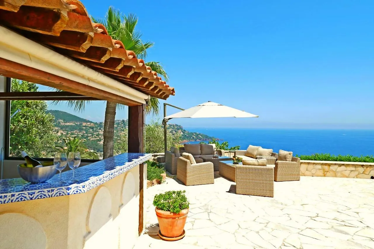Villa Le Trayas Superieur Theoule-sur-Mer 0*,  France