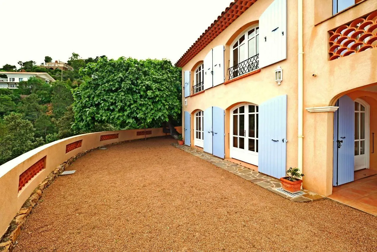 Villa Le Trayas Superieur Theoule-sur-Mer 0*,  France