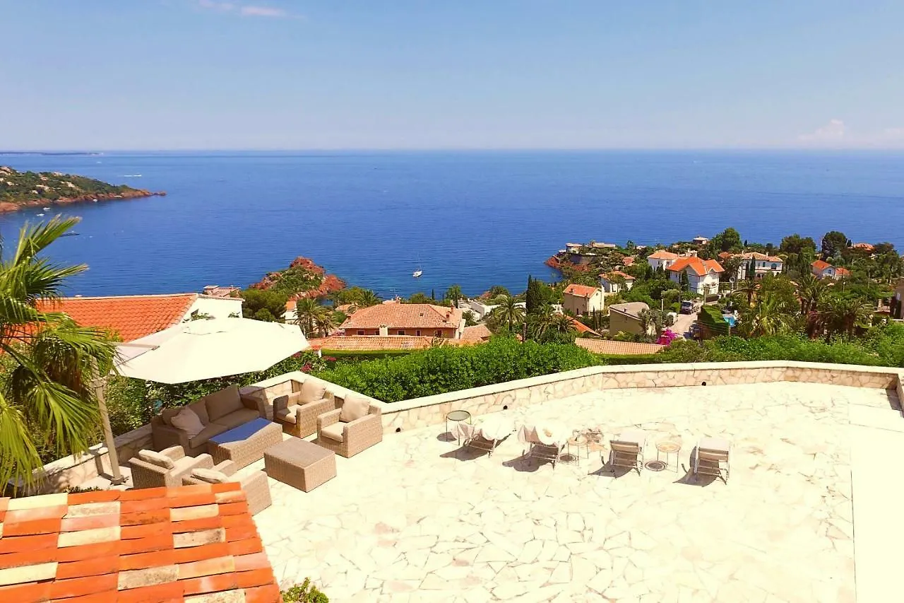 Villa Le Trayas Superieur Théoule-sur-Mer 0*,  Francie