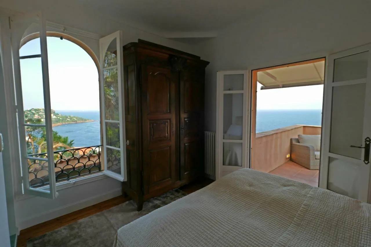 Villa Le Trayas Superieur Theoule-sur-Mer 0*,  France